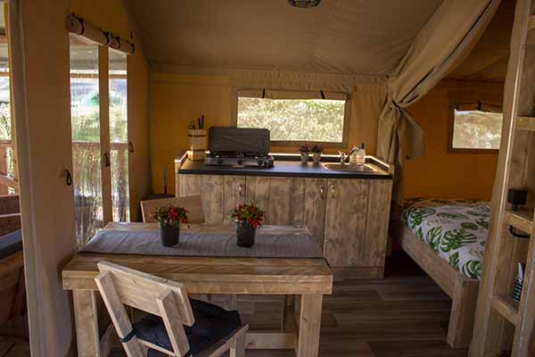 Keuken safaritent De Das